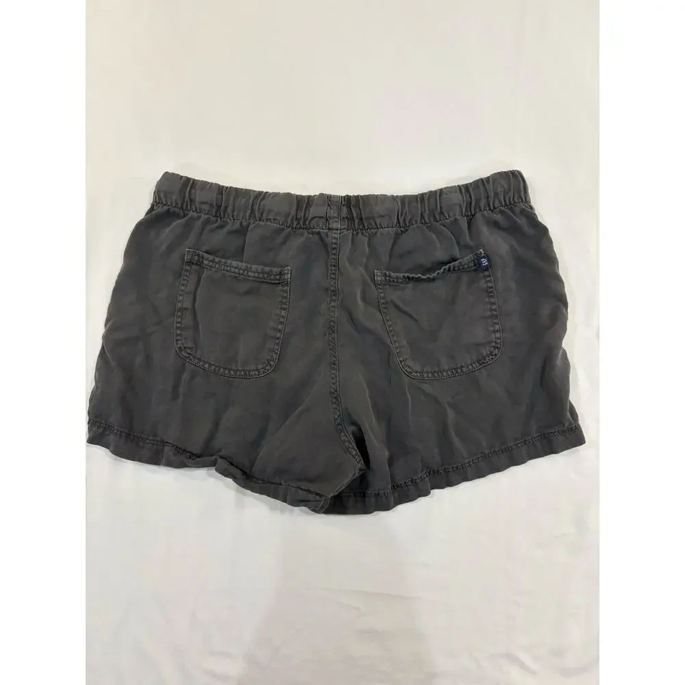Gap shorts size